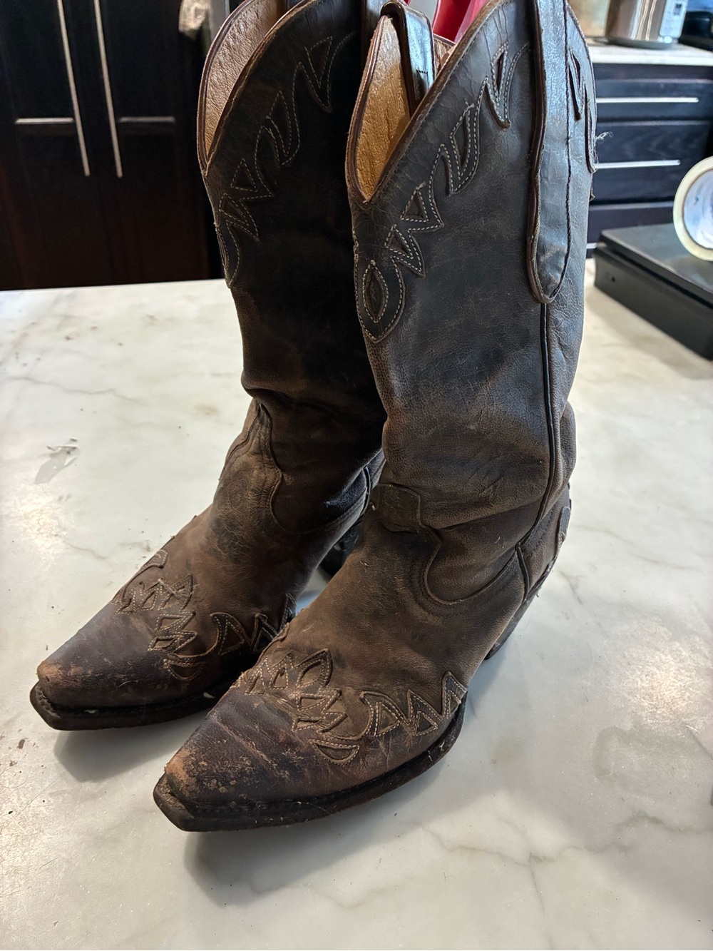 Cavenders Ladies Dress Cowboy snip toe Boots Size 6